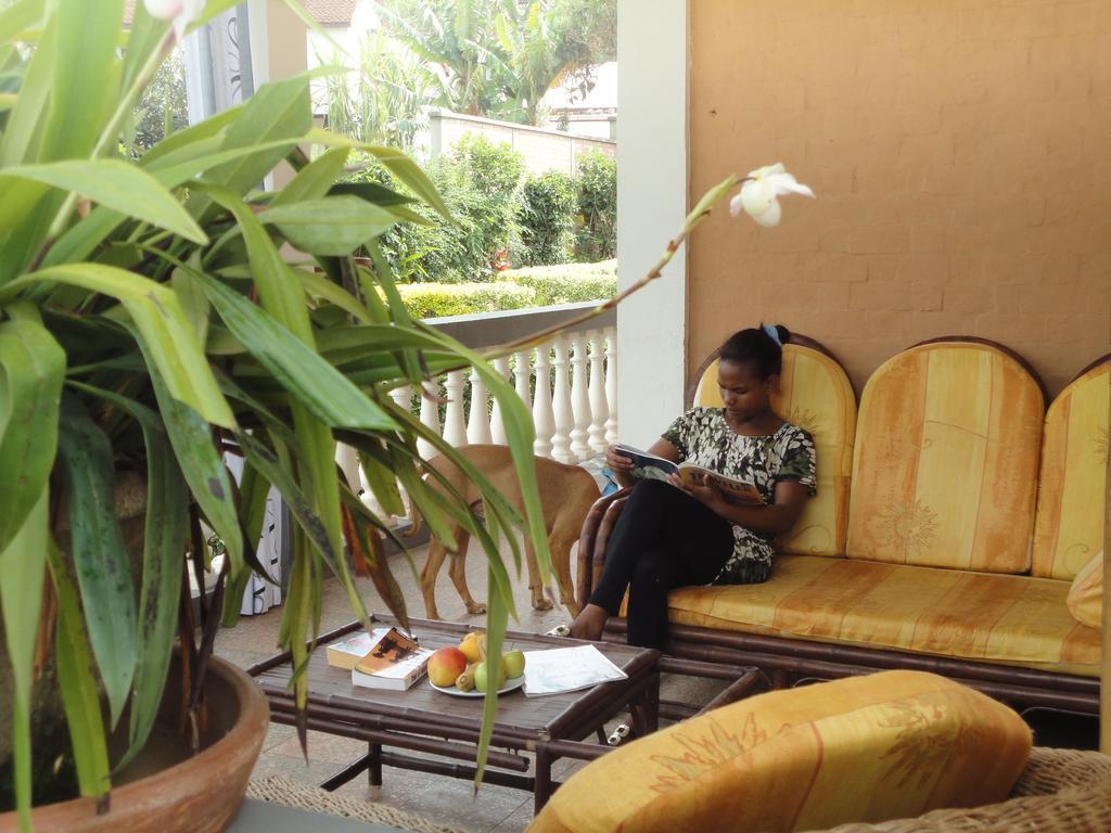 אנטננריבו Meva Guesthouse מראה חיצוני תמונה