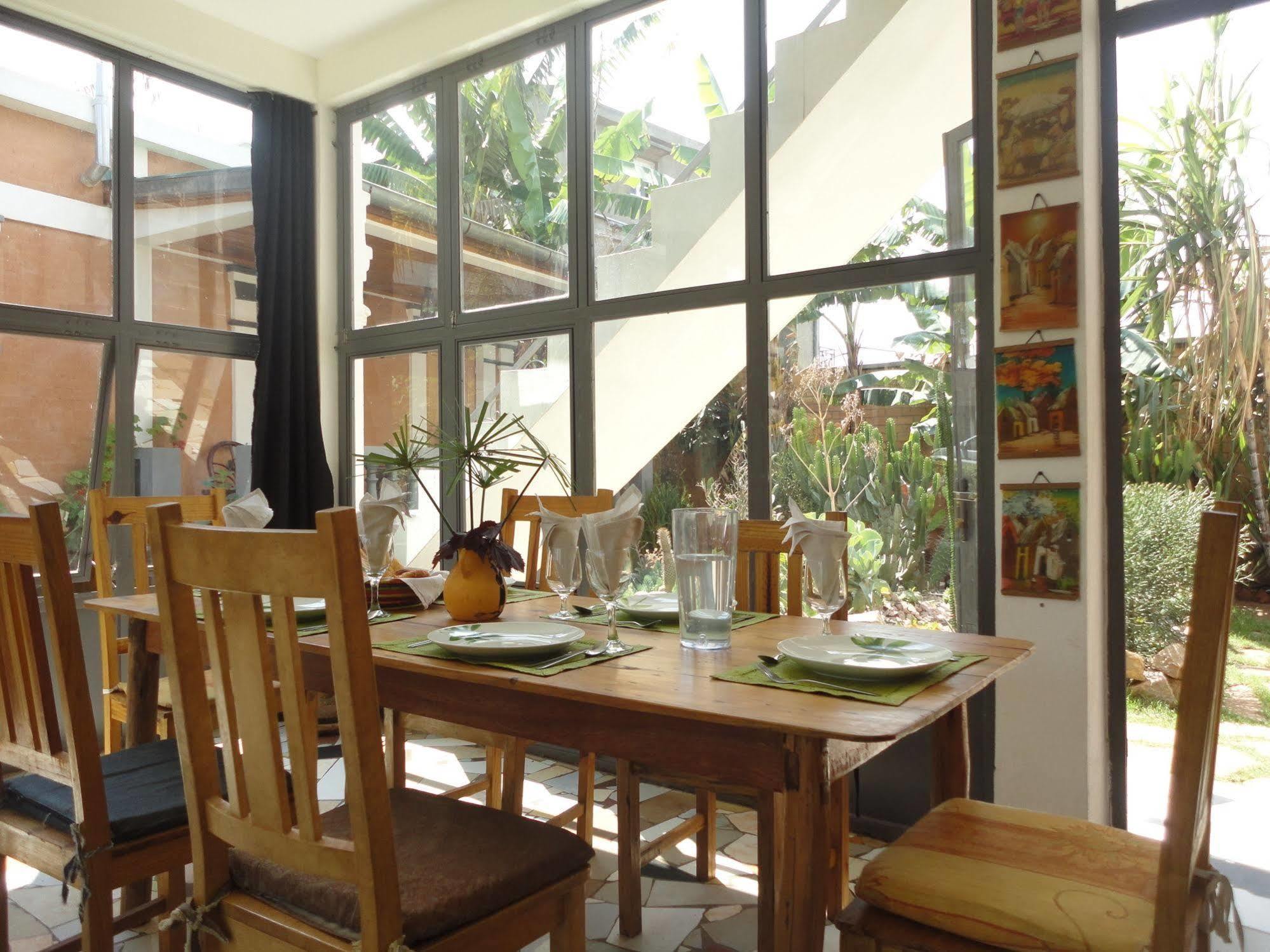 אנטננריבו Meva Guesthouse מראה חיצוני תמונה