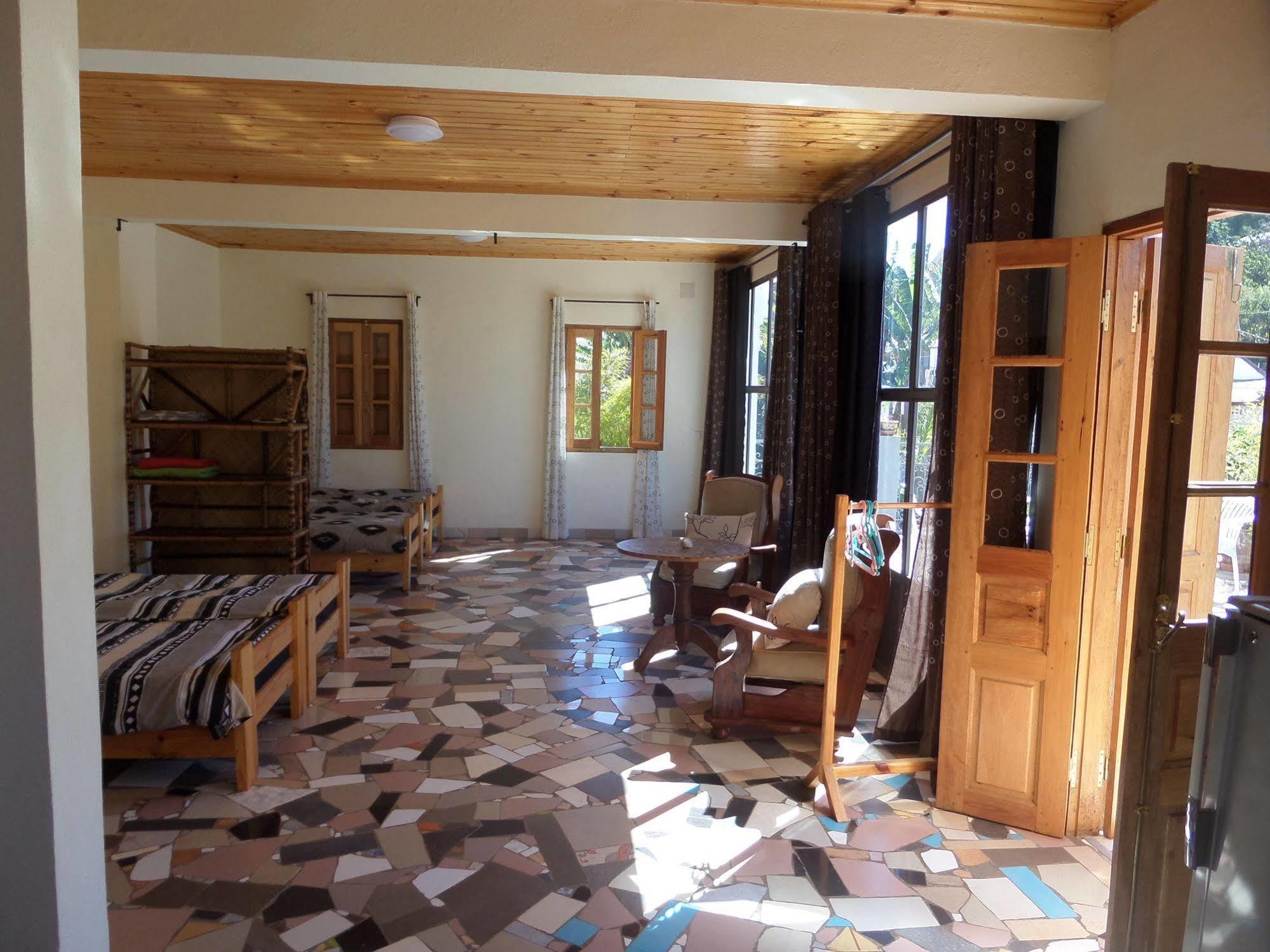 אנטננריבו Meva Guesthouse מראה חיצוני תמונה