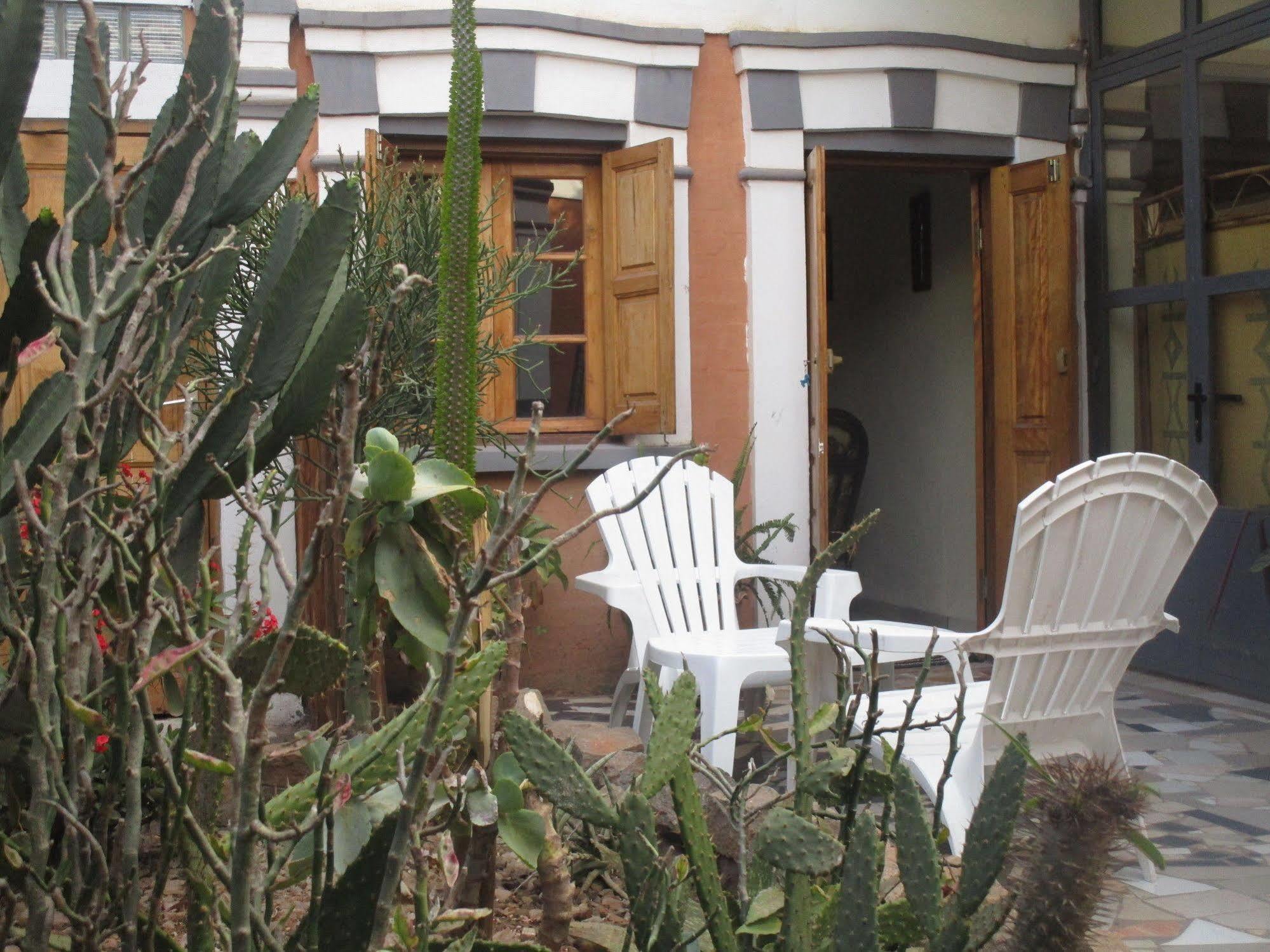 אנטננריבו Meva Guesthouse מראה חיצוני תמונה